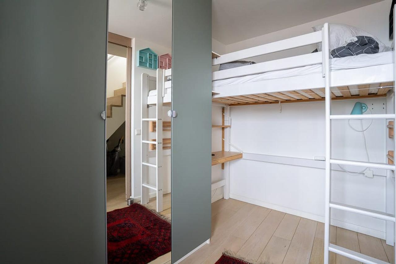 Living on the 10th Floor in the Heart of De Pijp - Image 36