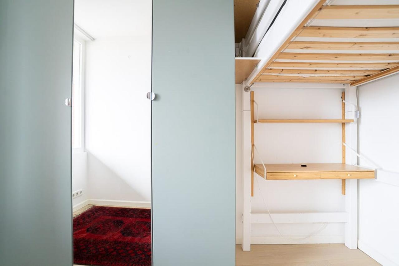 Living on the 10th Floor in the Heart of De Pijp - Image 37