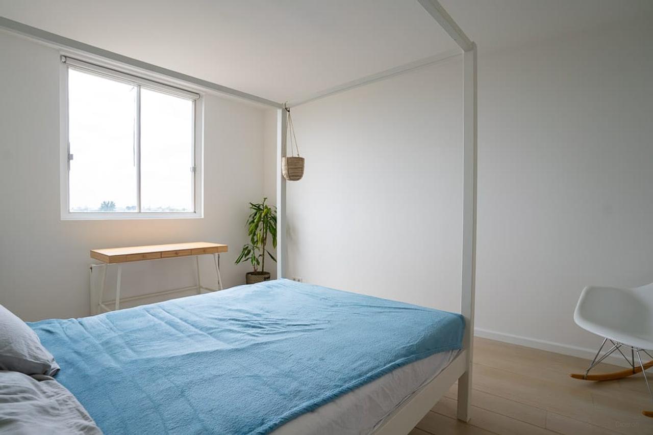 Living on the 10th Floor in the Heart of De Pijp - Image 50