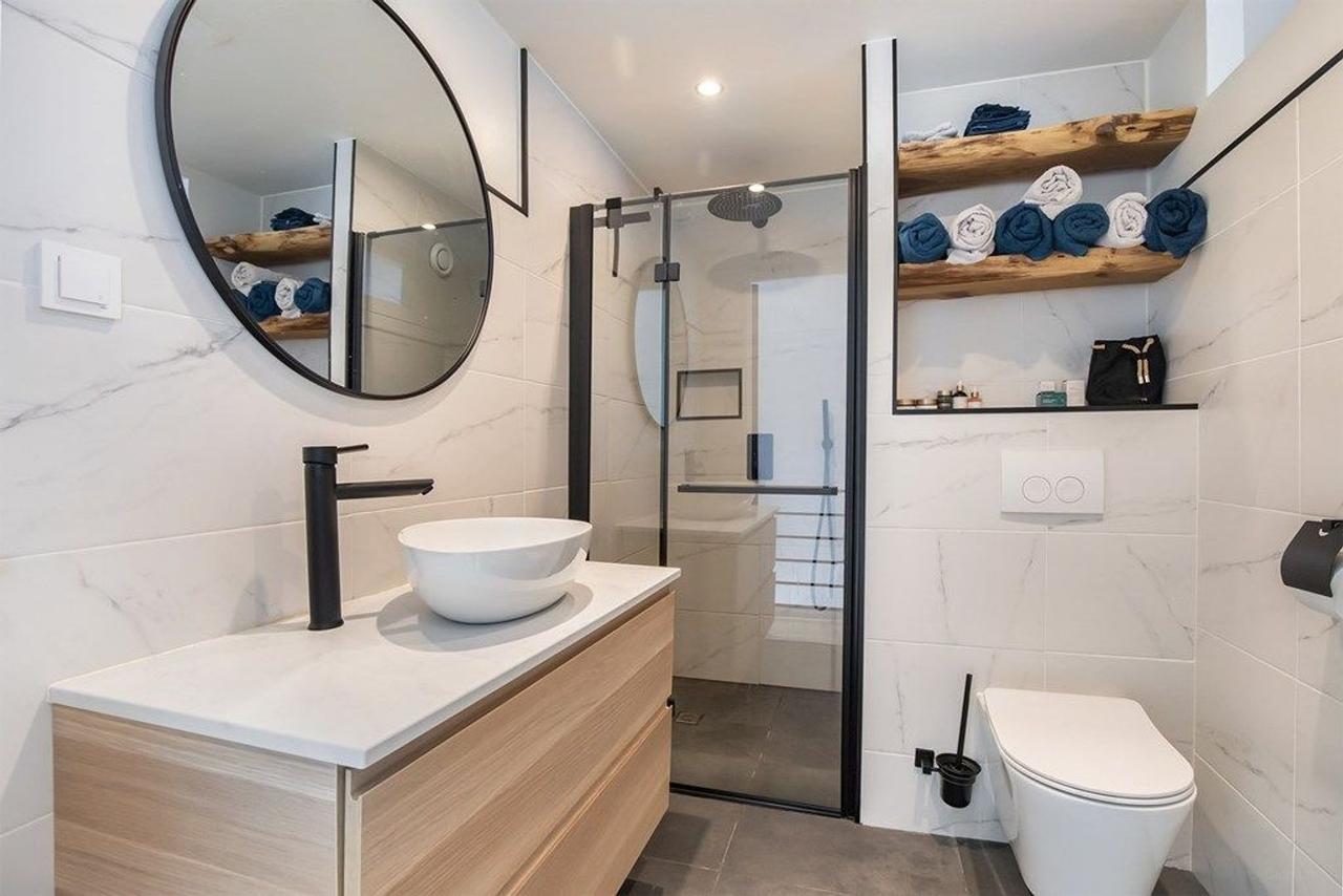 Furnished Terraced House with 2 Bedrooms - Image 13