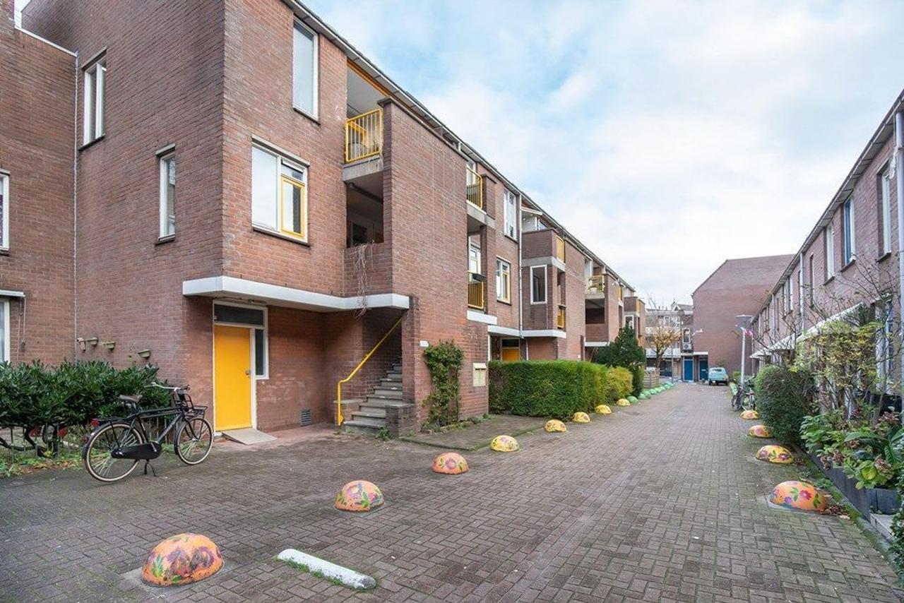 Furnished Terraced House with 2 Bedrooms - Image 23