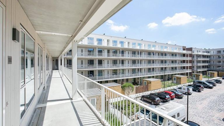 2-Bedroom Apartment with Balcony in Zeeheldenbuurt - Image 4