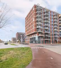 Licht 3-kamerappartement op de 6e verdieping