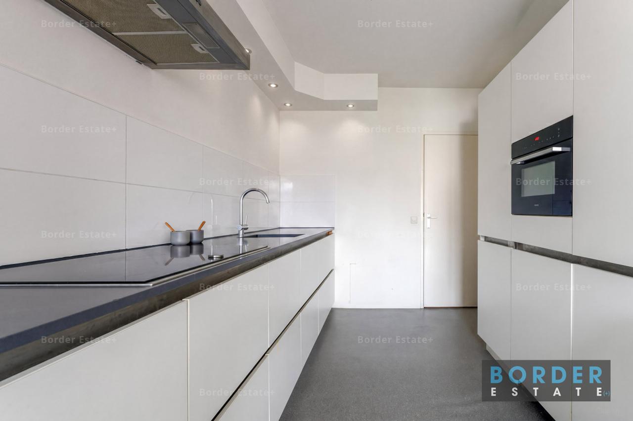 Bright Furnished Room in the Heart of Maastricht - Image 4