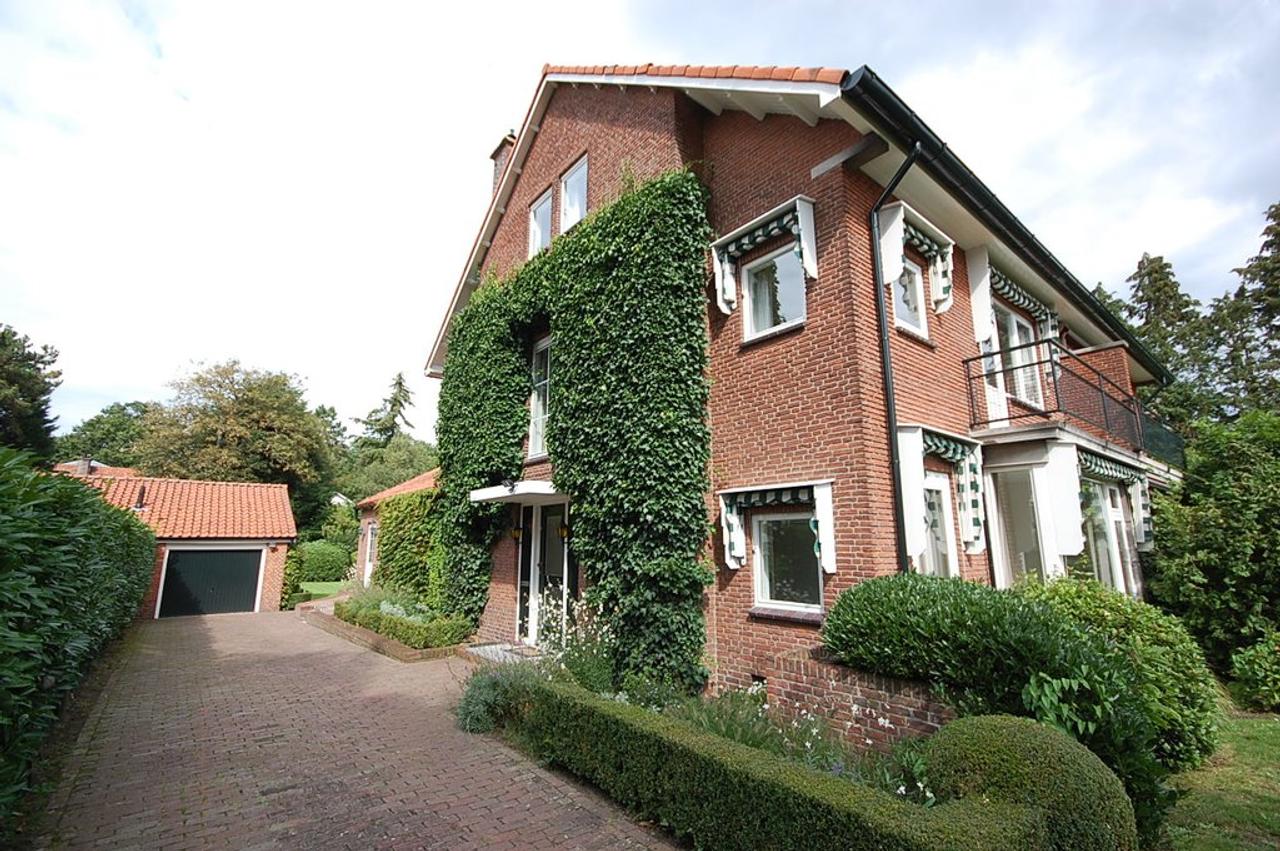 Halfvrijstaande villa met 5 slaapkamers - Afbeelding 2
