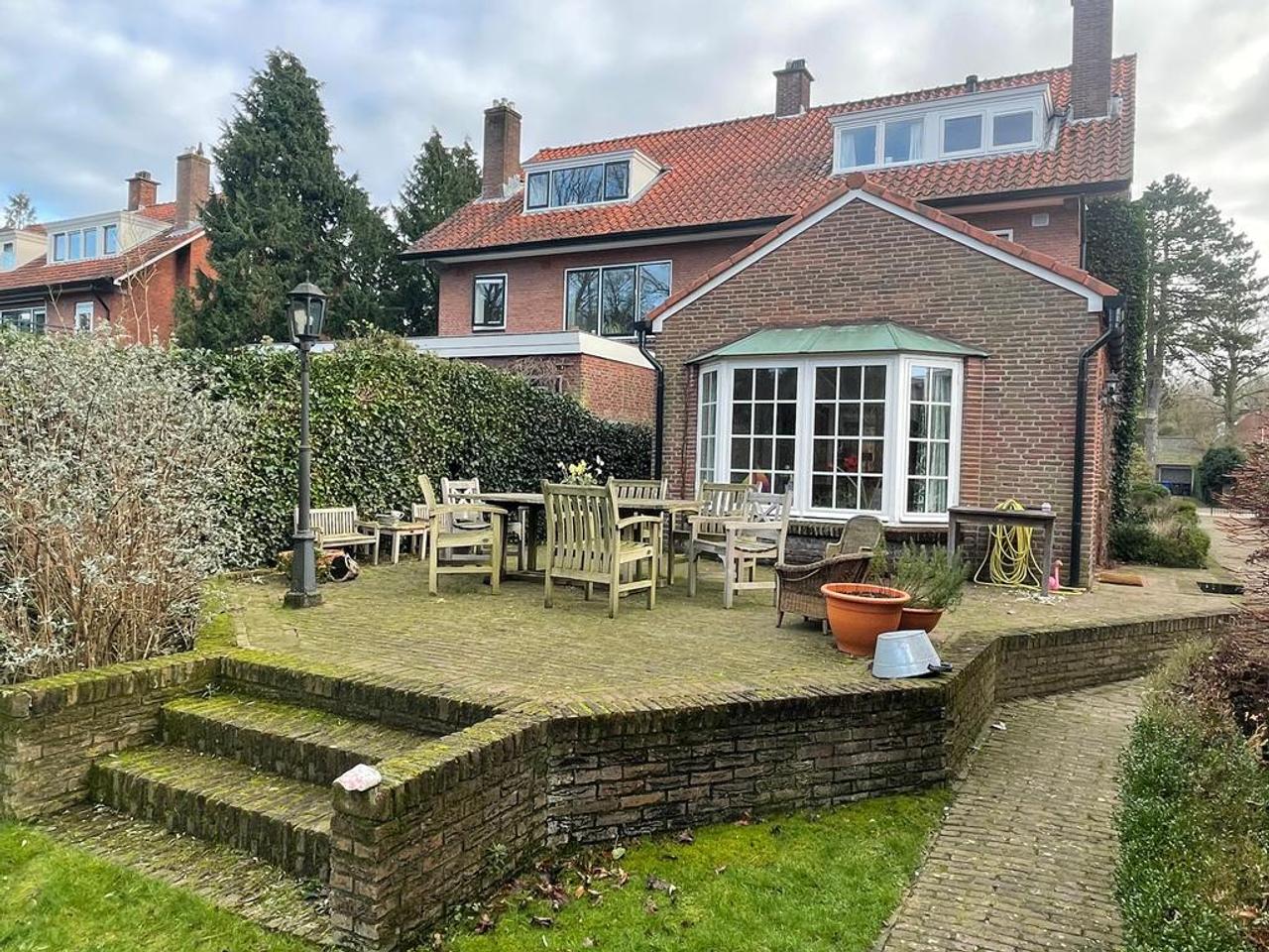 Halfvrijstaande villa met 5 slaapkamers - Afbeelding 3