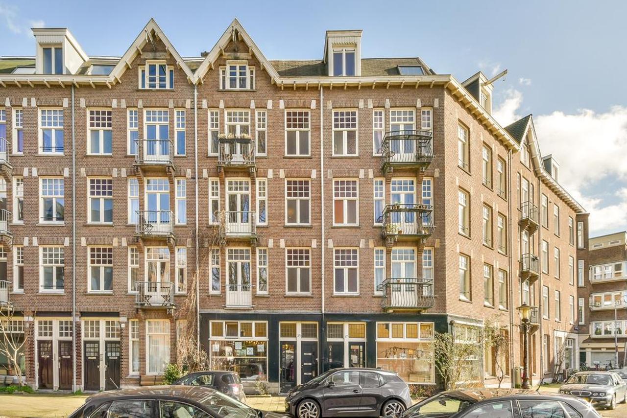 1-bedroom apartment with balcony in De Pijp - Image 6