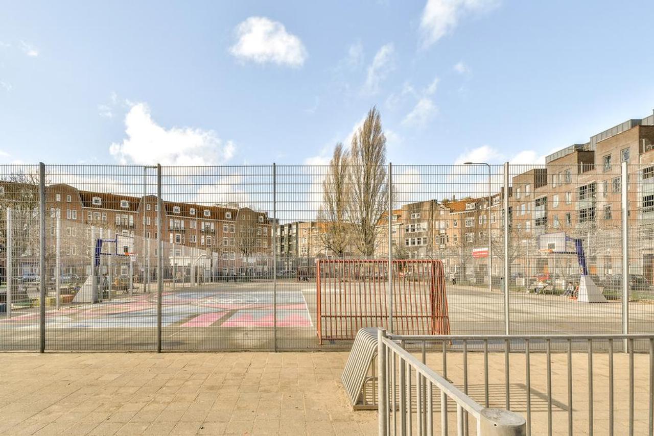 1-bedroom apartment with balcony in De Pijp - Image 23