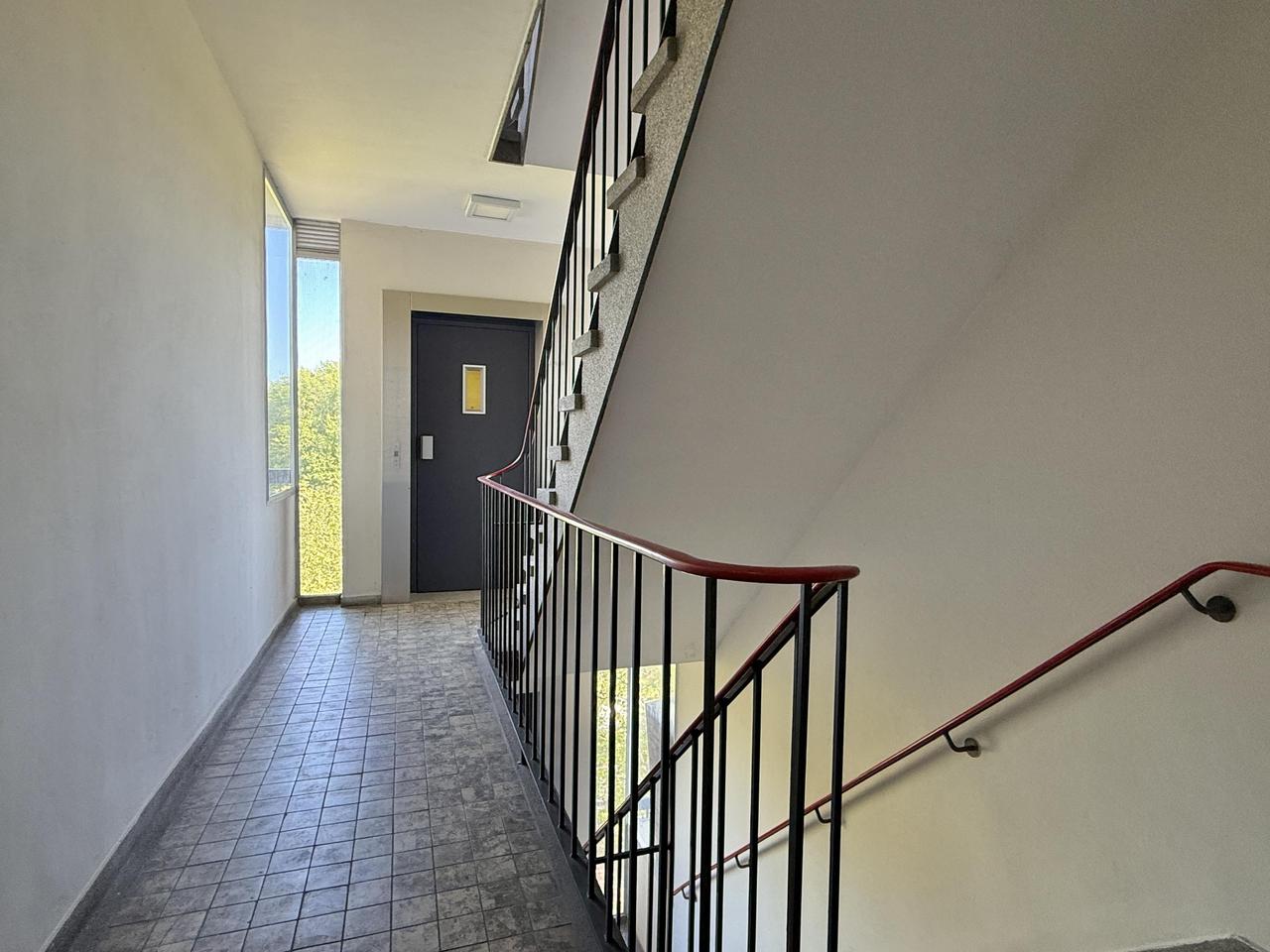 Bright 3-room apartment with 2 balconies - Image 3