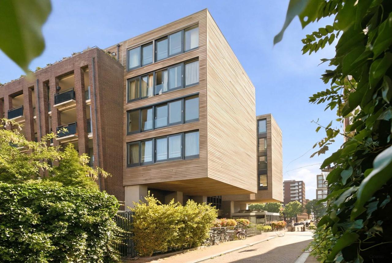 Apartment in Haarlemmerbuurt available immediately - Image 1