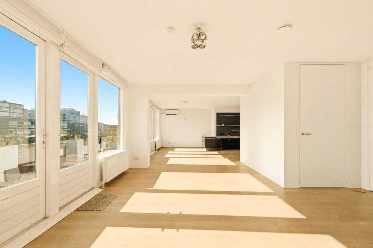 Apartment in Haarlemmerbuurt available immediately - Image 14