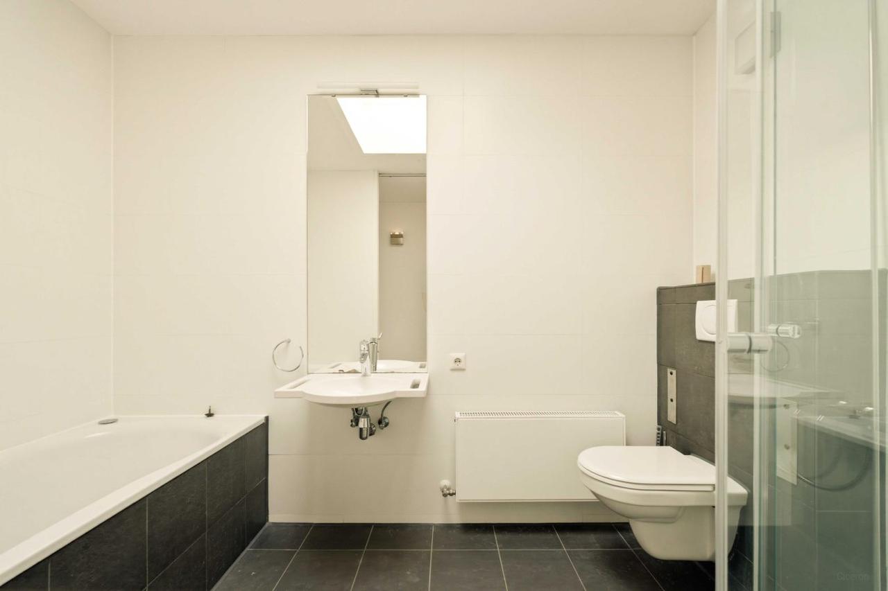 Apartment in Haarlemmerbuurt available immediately - Image 19