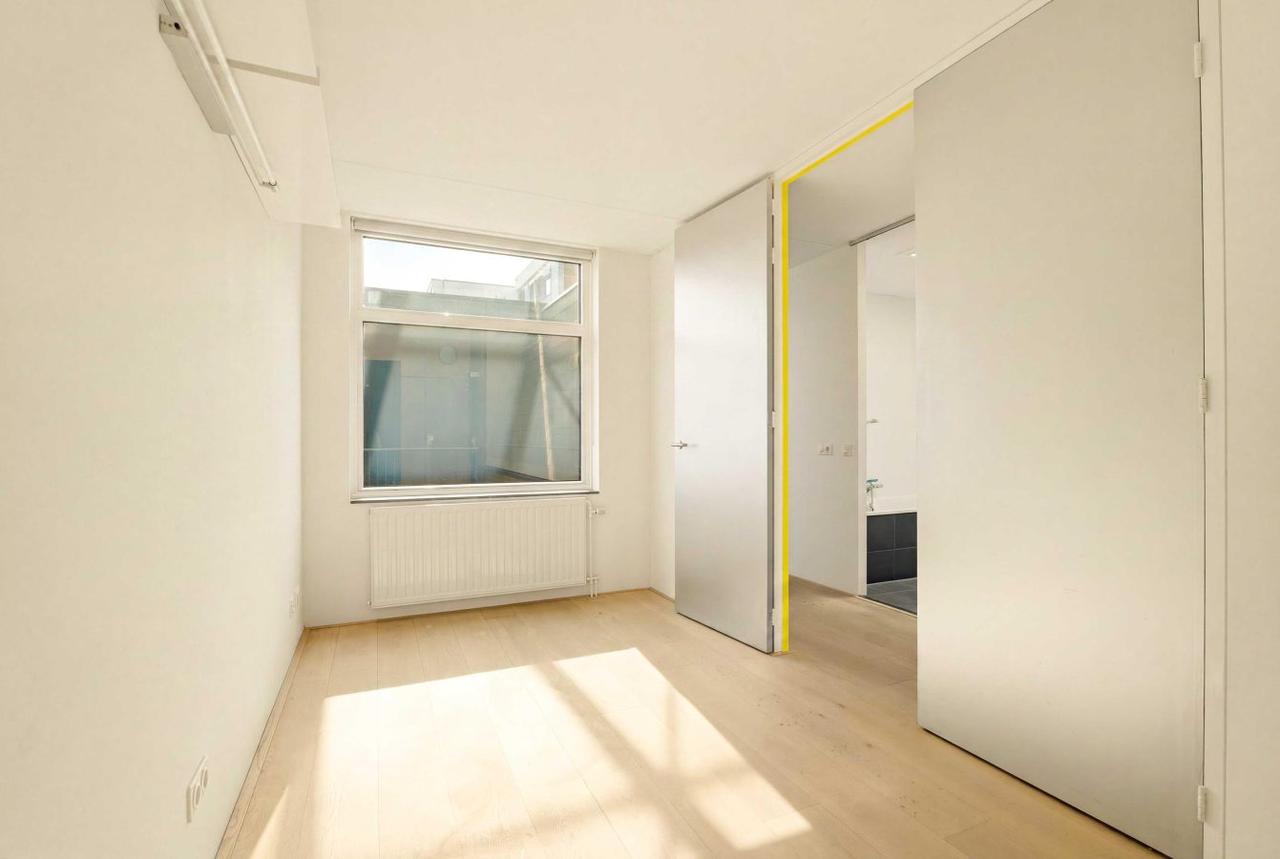 Apartment in Haarlemmerbuurt available immediately - Image 23