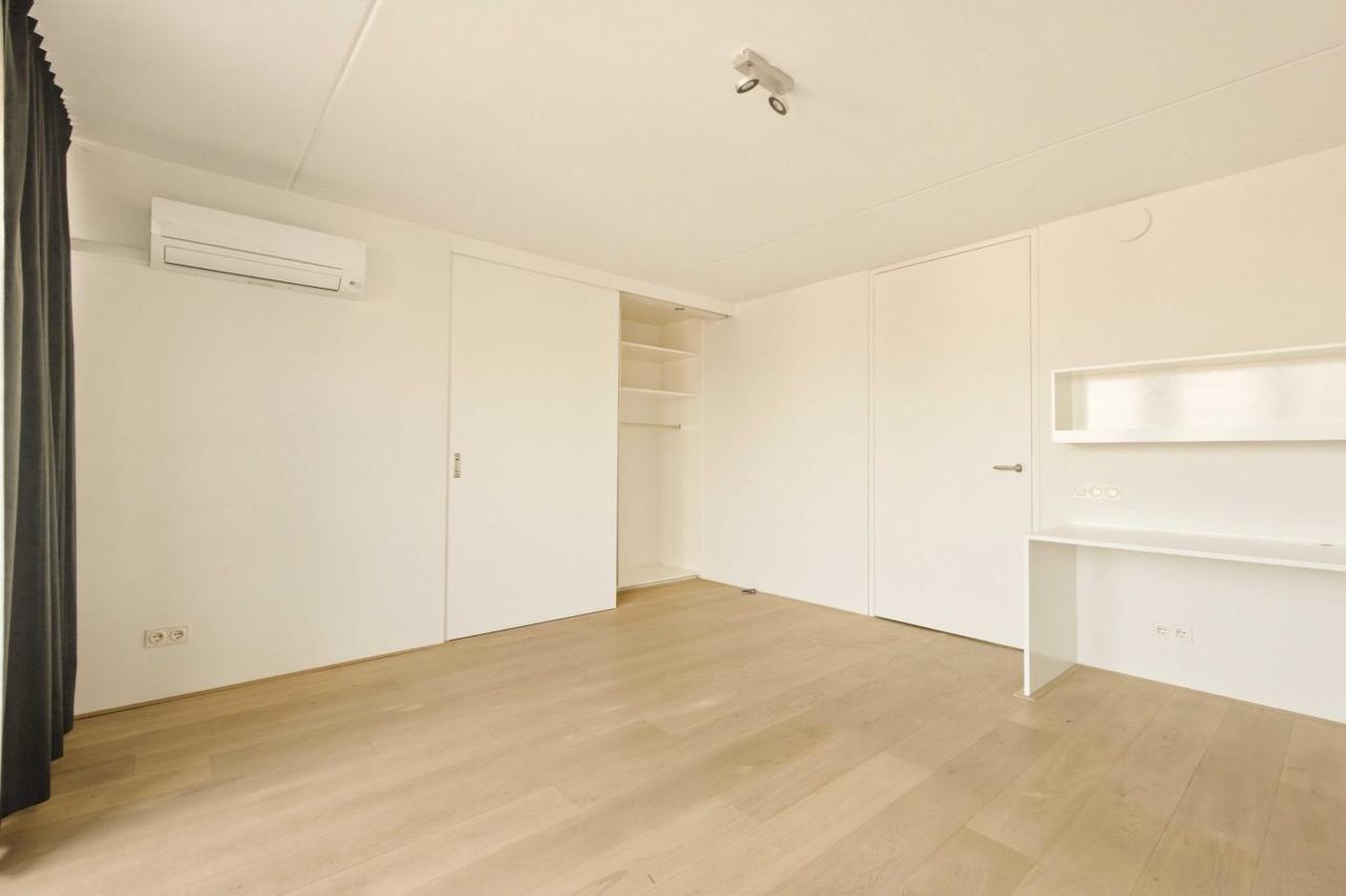 Apartment in Haarlemmerbuurt available immediately - Image 25