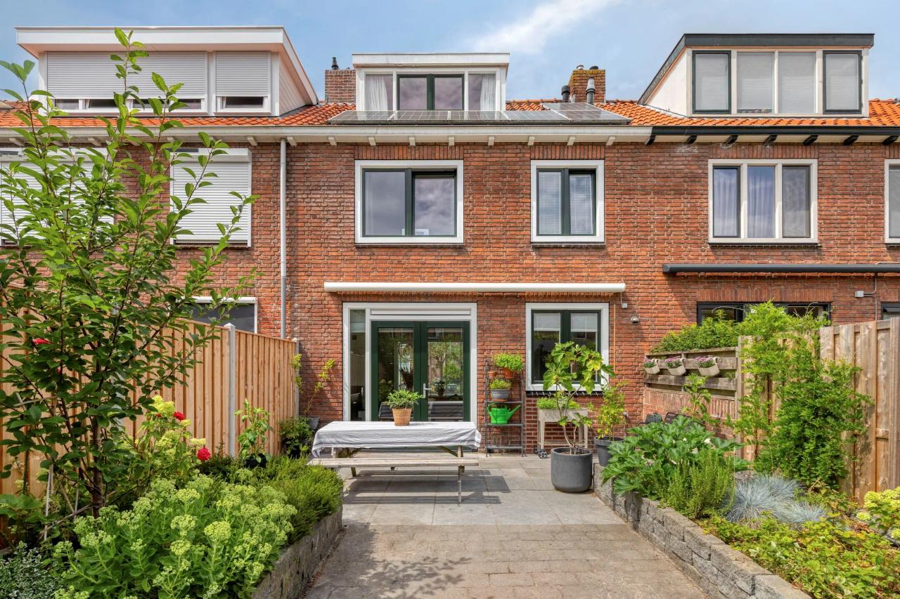 Terraced house with garden in Professorenwijk - Image 19