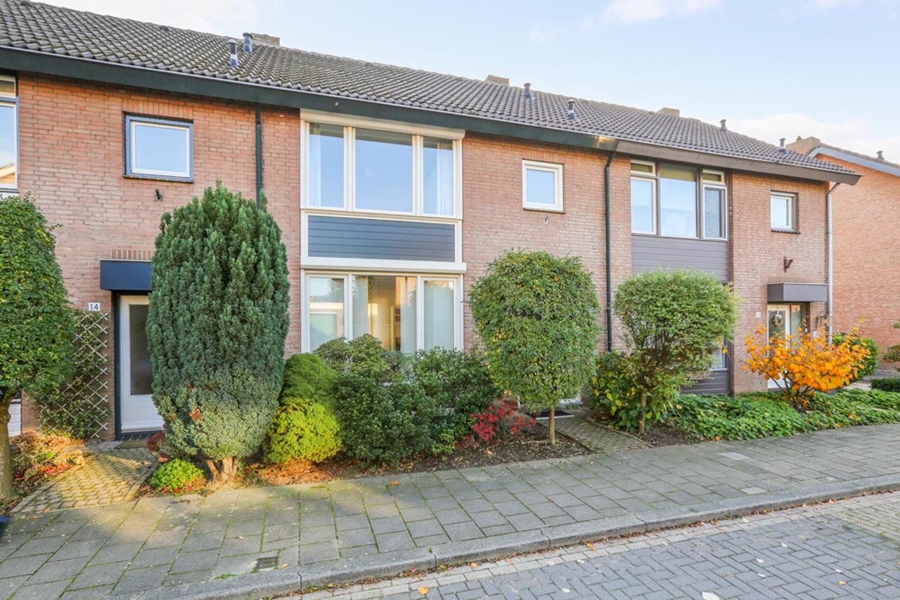 Ruime hoekwoning met 4 slaapkamers in Hogekamp - Afbeelding 1