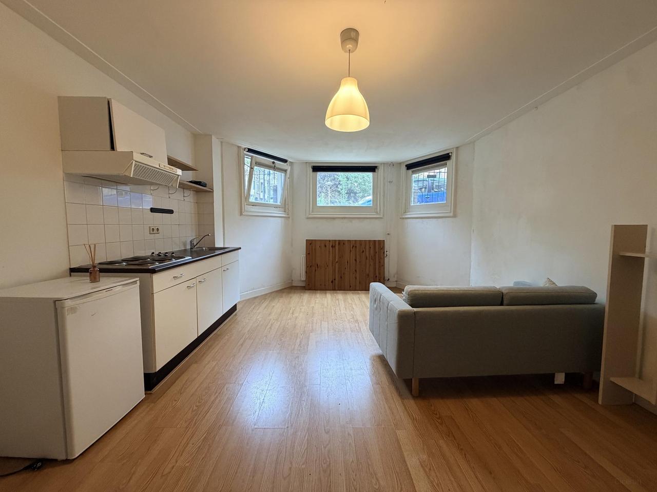 Lichte studio van 22 m² bij Utrecht Centraal - Afbeelding 2
