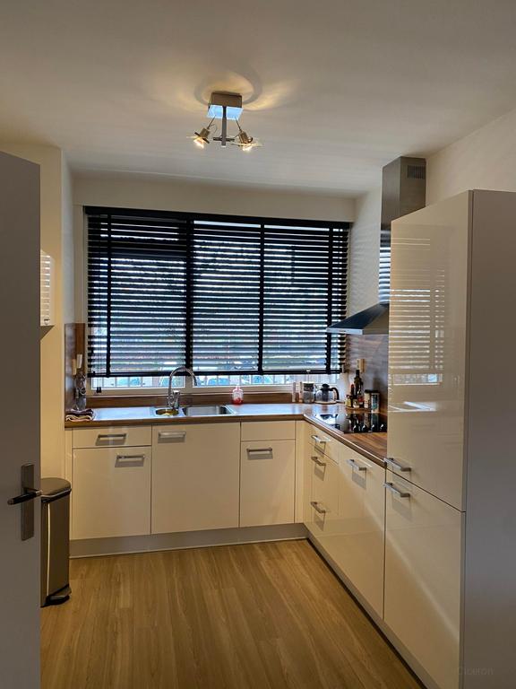 Gemeubileerd 3-kamerappartement met balkon - Afbeelding 7