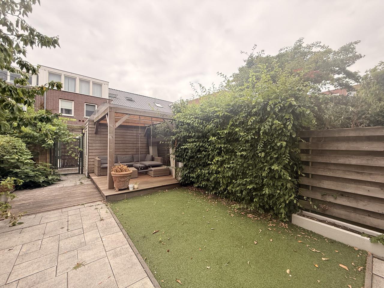 Furnished family home with garden in Delfshaven - Image 4