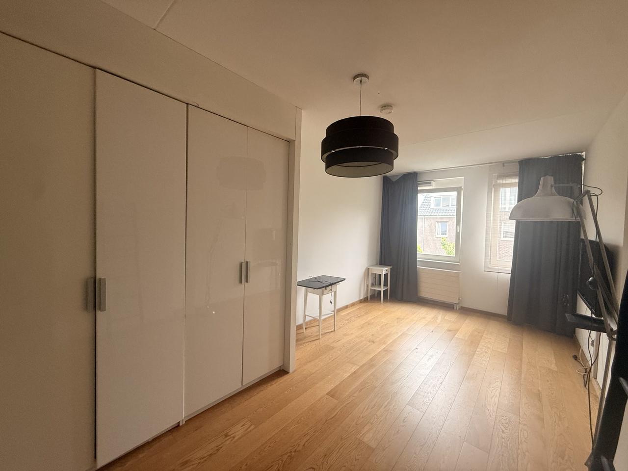 Furnished family home with garden in Delfshaven - Image 14
