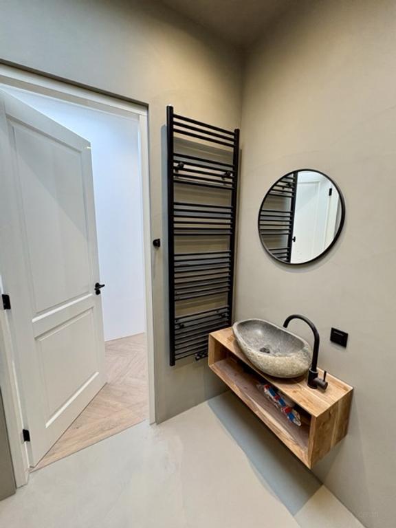 Furnished family home with garden in Delfshaven - Image 43