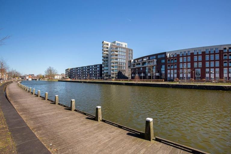 Bovenste etage met balkon aan het kanaal - Afbeelding 2