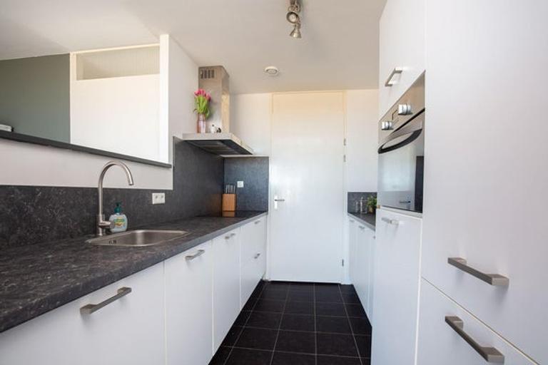 Bovenste etage met balkon aan het kanaal - Afbeelding 8
