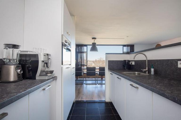 Bovenste etage met balkon aan het kanaal - Afbeelding 9