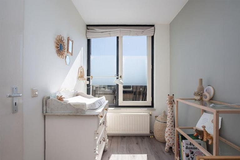 Bovenste etage met balkon aan het kanaal - Afbeelding 14