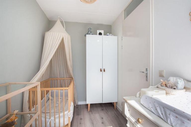 Bovenste etage met balkon aan het kanaal - Afbeelding 17