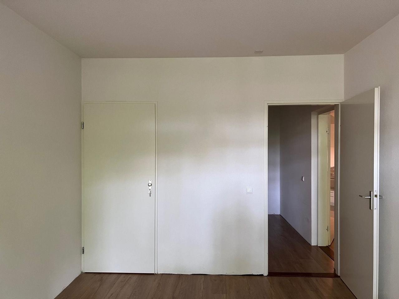 Apartment with Terrace and Private Parking - Image 7