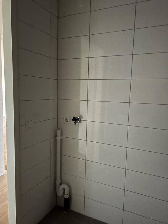 Apartment with Terrace and Private Parking - Image 12