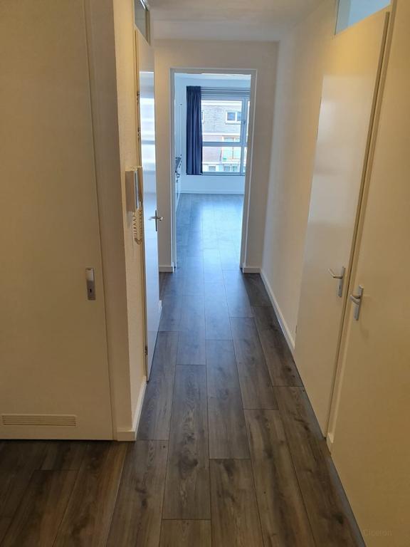 103 m2 on 8th floor in Bijlmer Centrum - Image 2