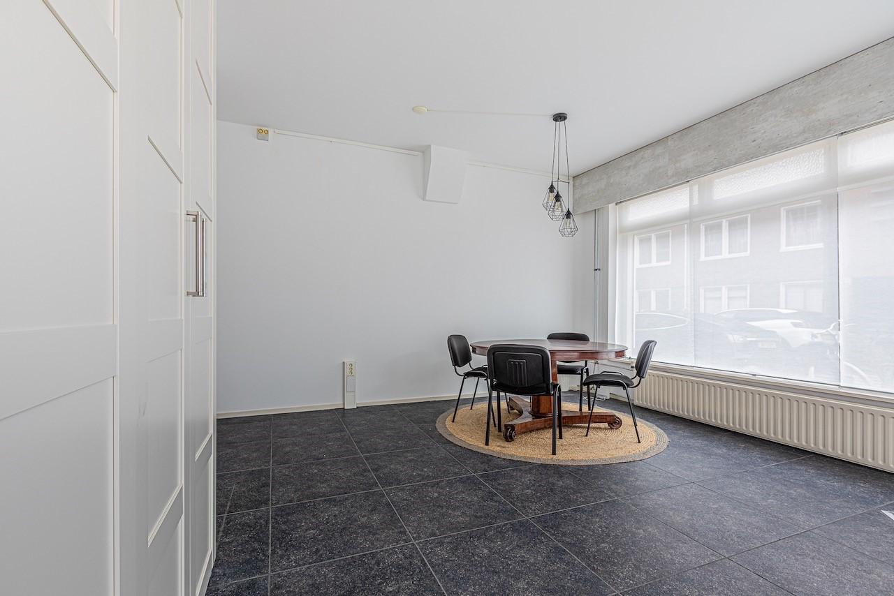 Bright 4-room apartment near Vondelpark - Image 3