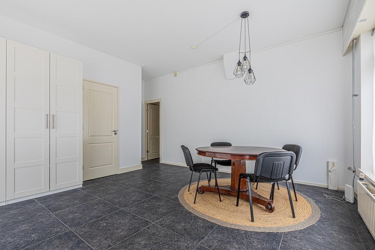 Bright 4-room apartment near Vondelpark - Image 4