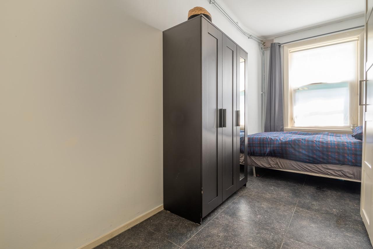 Bright 4-room apartment near Vondelpark - Image 12