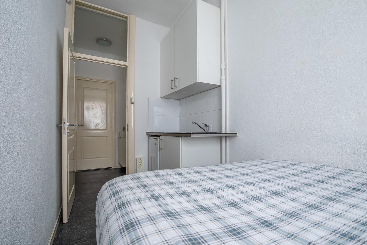 Bright 4-room apartment near Vondelpark - Image 17