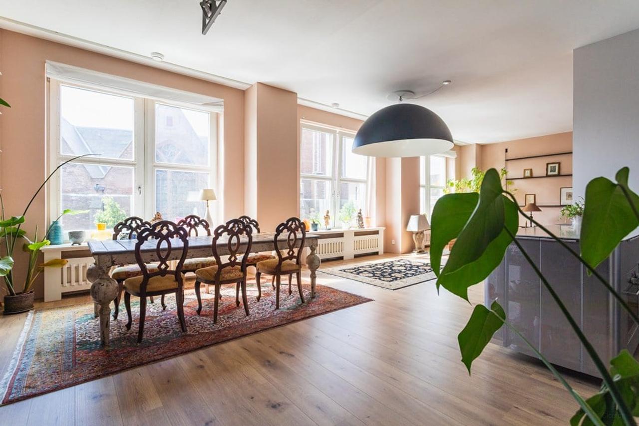 134 m² Living in the Heart of The Hague - Image 9