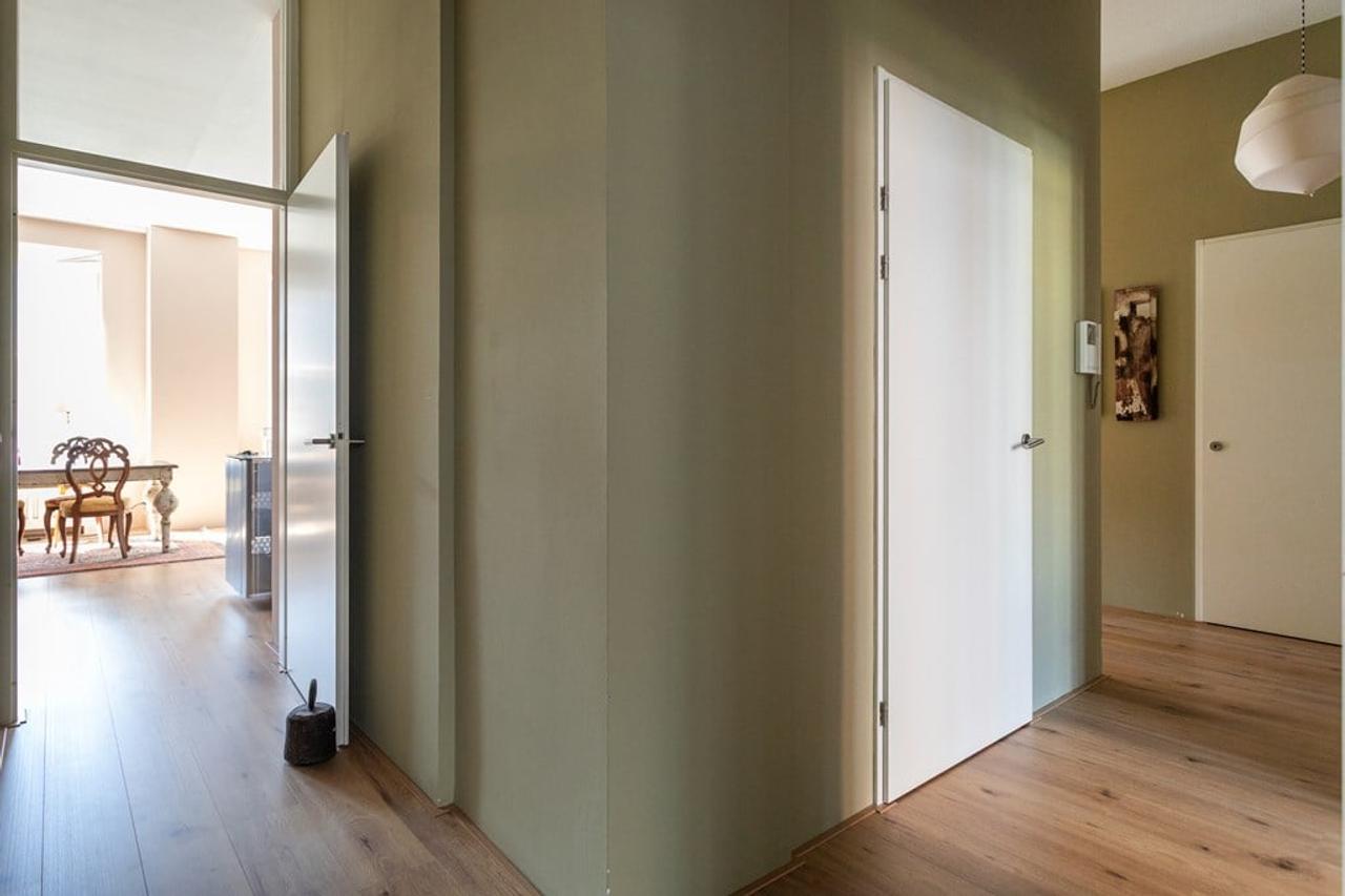 134 m² Living in the Heart of The Hague - Image 17