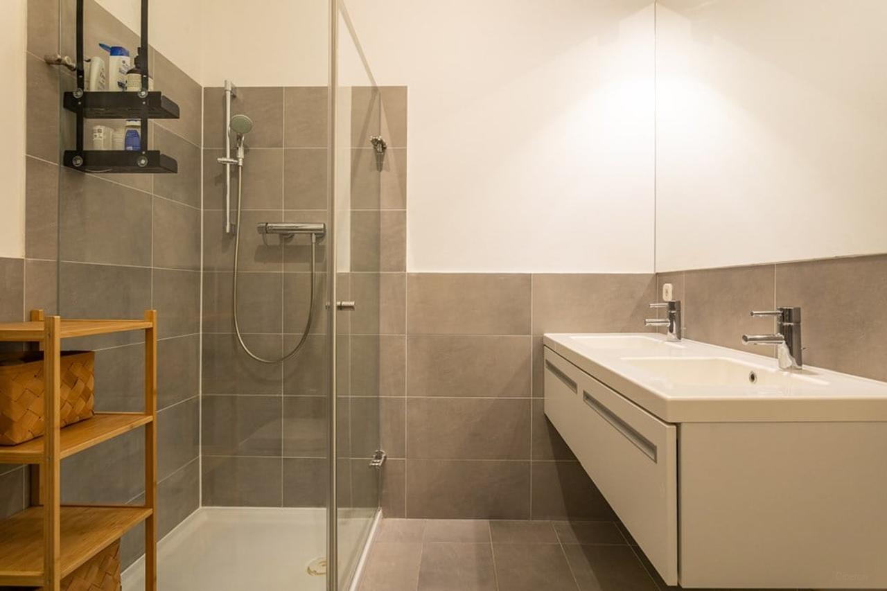 134 m² Living in the Heart of The Hague - Image 20