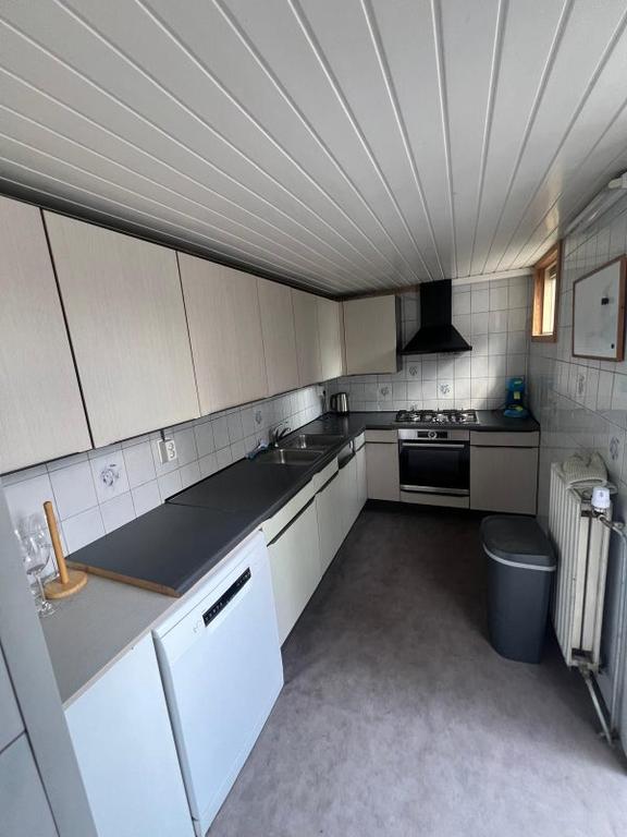 Kamer met terras in Paddepoel-Noord - Afbeelding 12