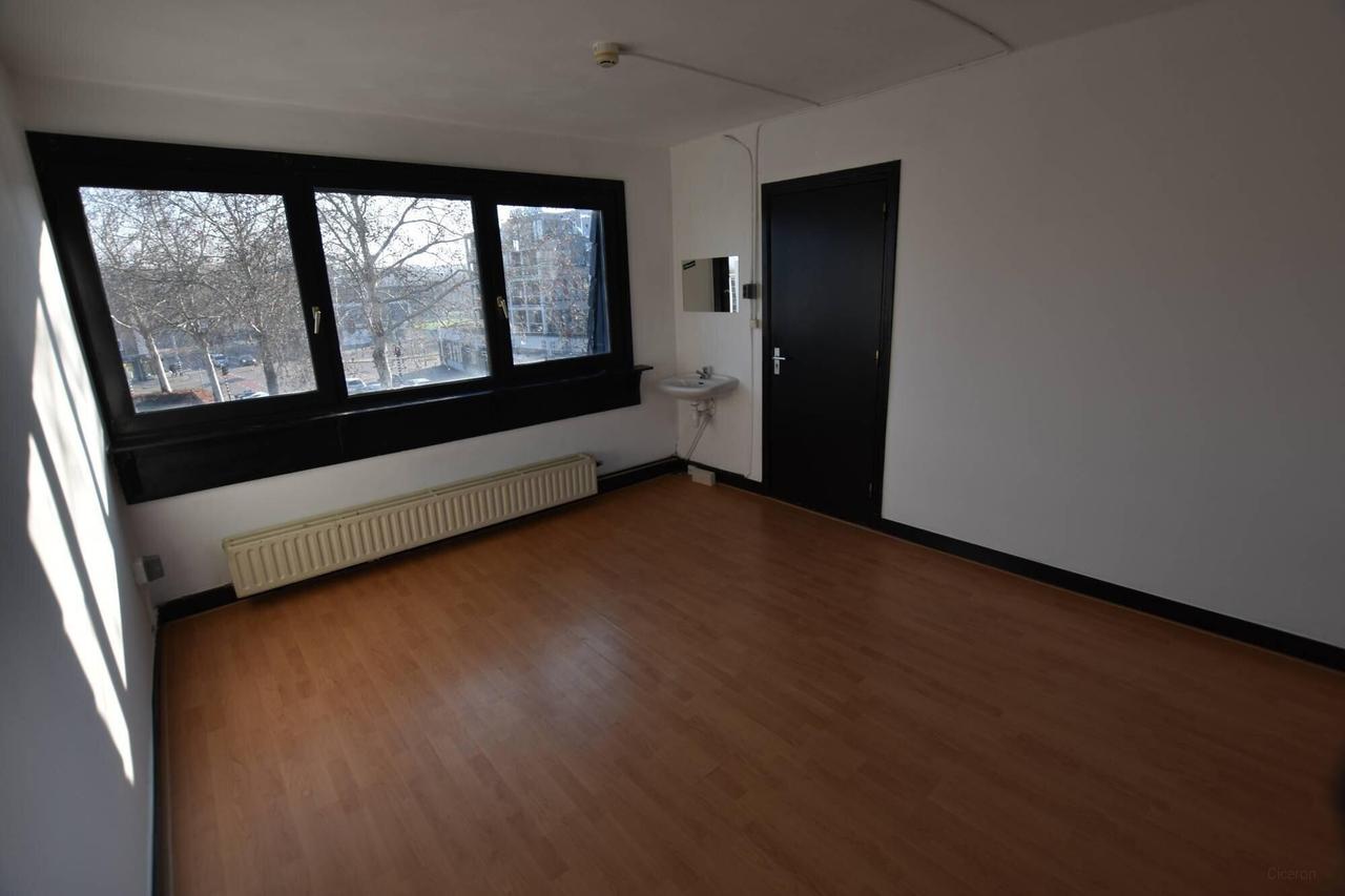 Student Room with Roof Terrace in Sittard - Image 2