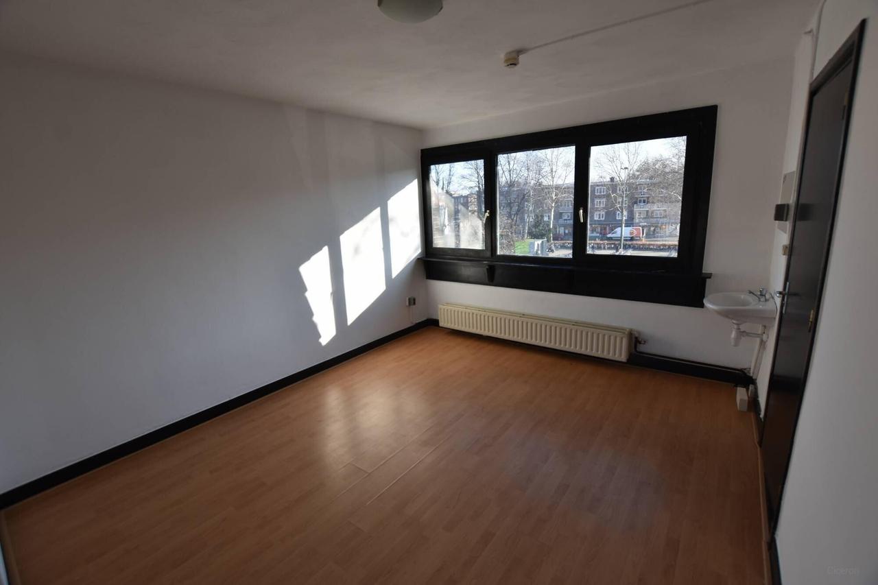 Student Room with Roof Terrace in Sittard - Image 3