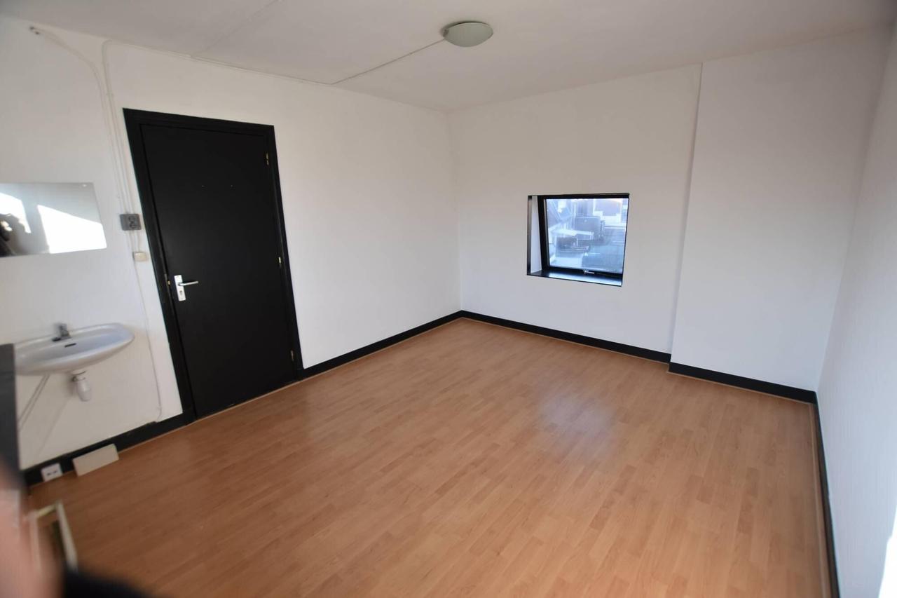 Student Room with Roof Terrace in Sittard - Image 4
