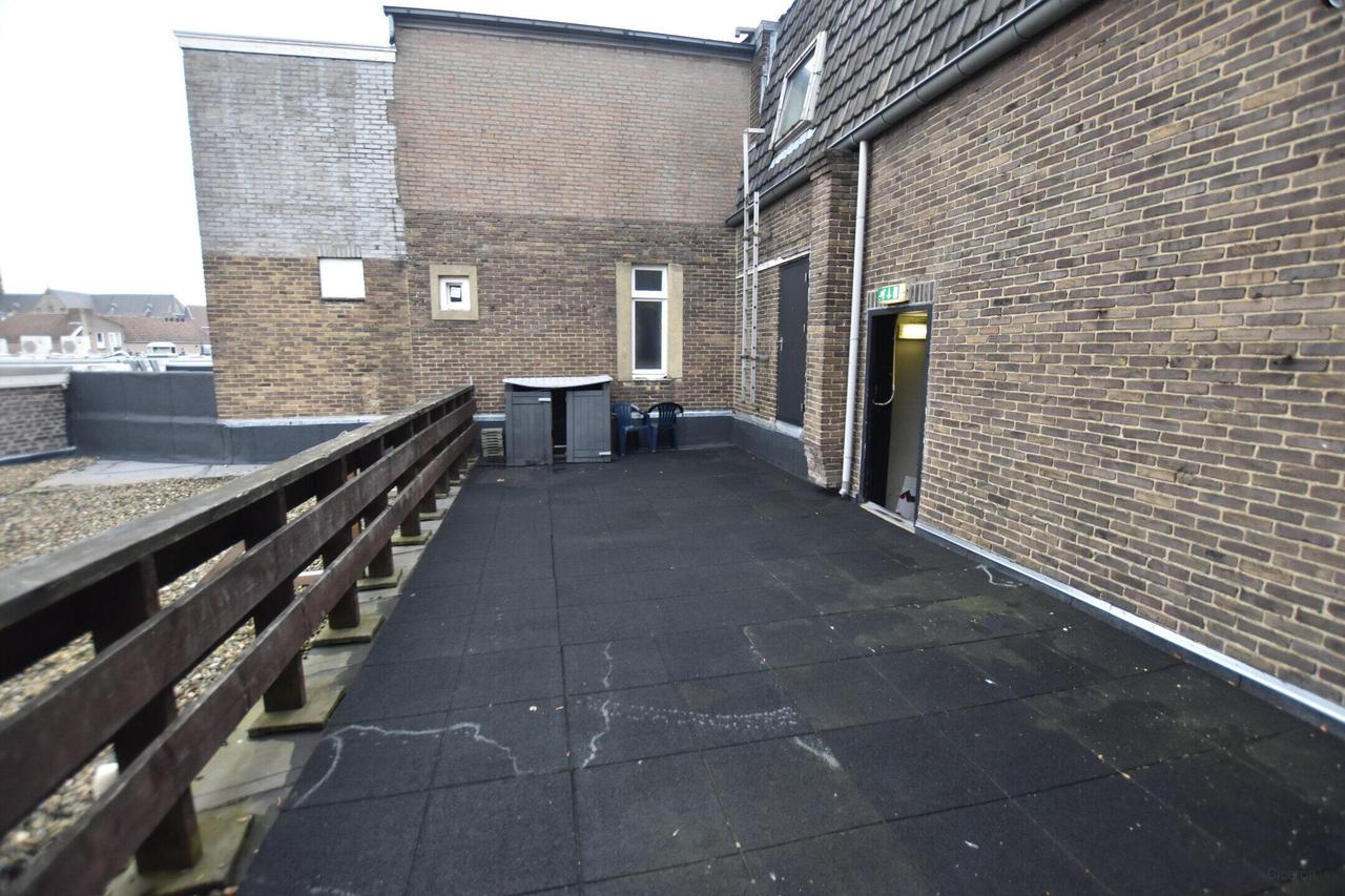 Student Room with Roof Terrace in Sittard - Image 6