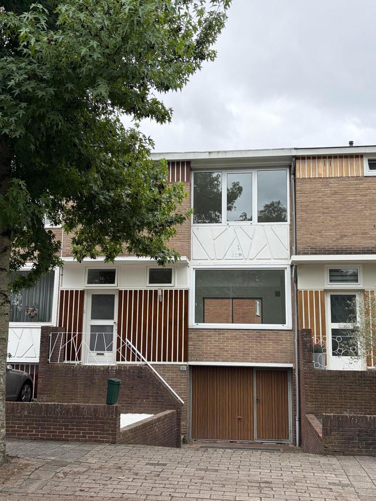 Drive-inwoning met zonnige tuin in Hilversum Zuid - Afbeelding 2