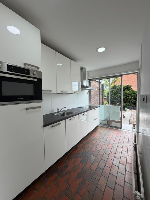 Drive-inwoning met zonnige tuin in Hilversum Zuid - Afbeelding 8