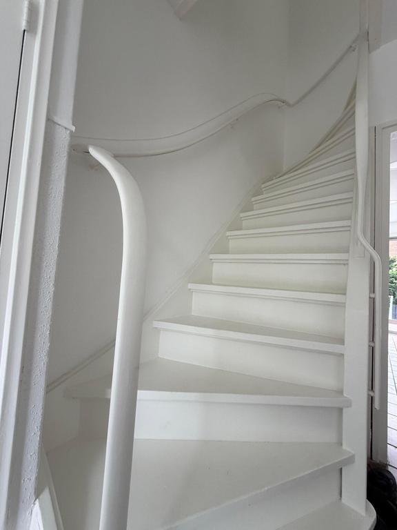 Drive-inwoning met zonnige tuin in Hilversum Zuid - Afbeelding 9