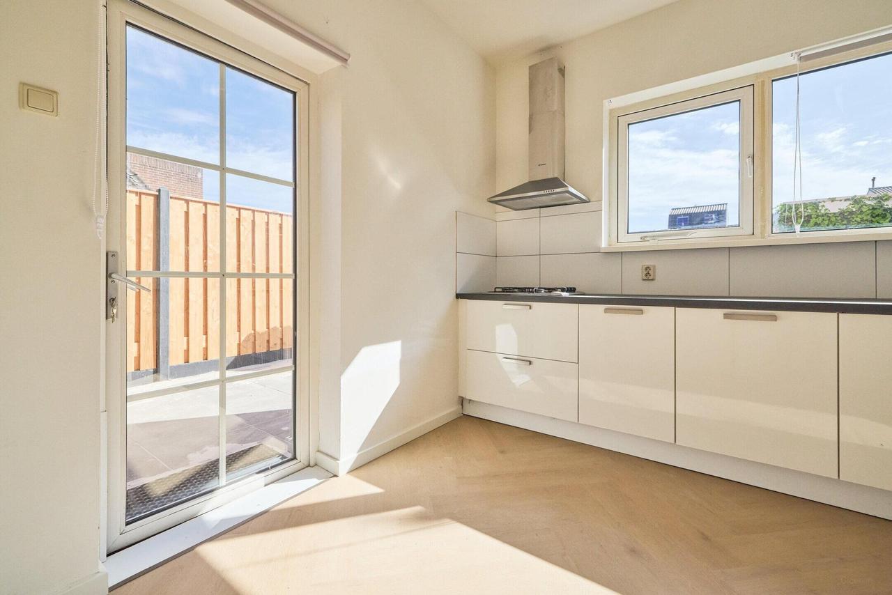 Hoekwoning met 4 slaapkamers en grote tuin - Afbeelding 14