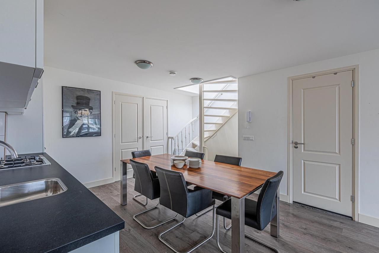 Apartment with Roof Terrace in Amsterdam West - Image 3